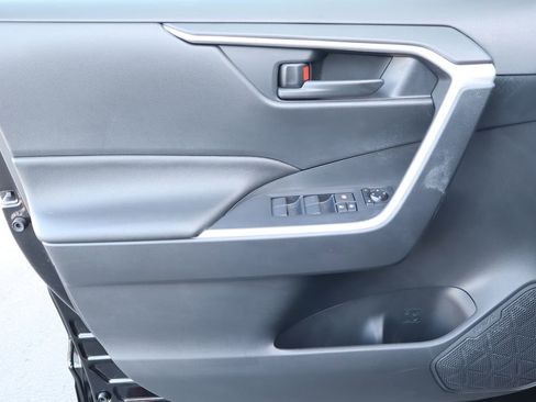 Certified 2025 Toyota RAV4 LE image 23
