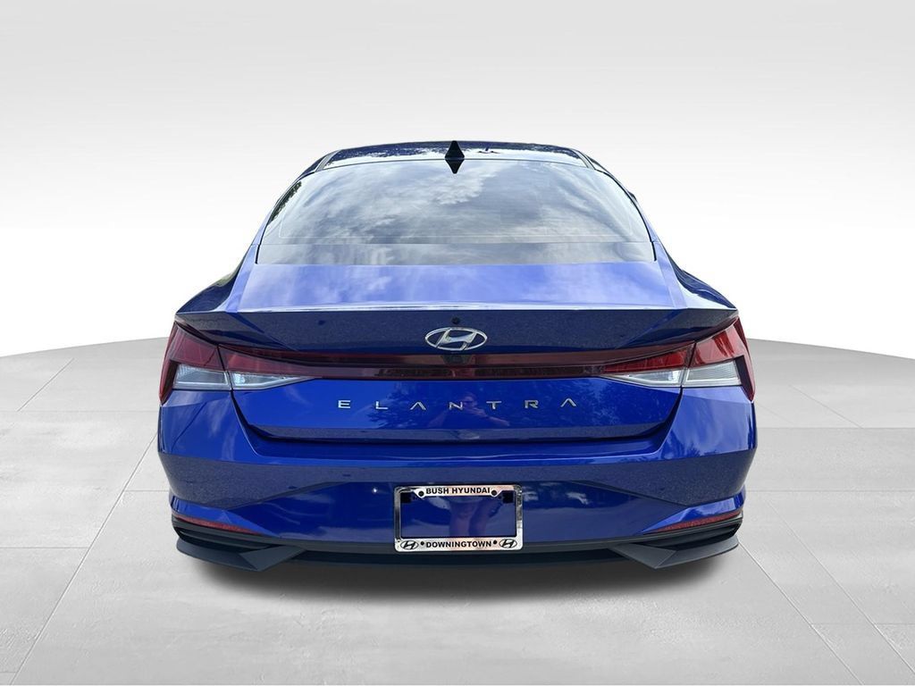 Certified 2023 Hyundai Elantra SEL w/ Convenience Package FWD image 6