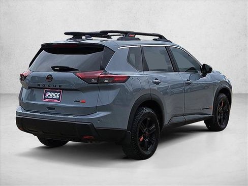 Used 2025 Nissan Rogue SV AWD/4WD image 5