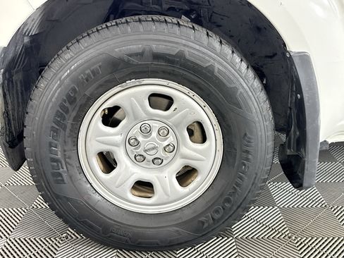 Used 2020 Nissan Frontier S image 37