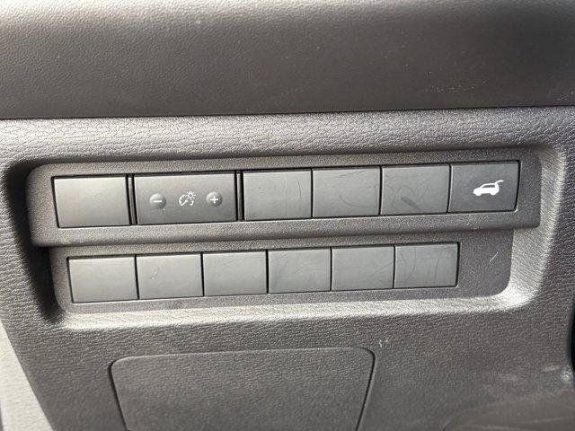 Used 2025 Mitsubishi Outlander SE FWD image 21