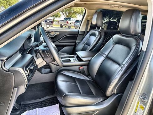 Used 2024 Lincoln Aviator 2WD w/ Premium Package image 11