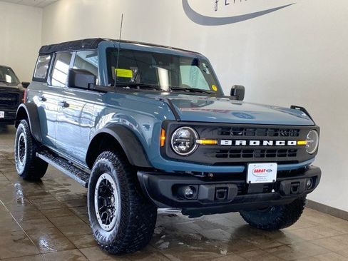 Used 2023 Ford Bronco Black Diamond w/ Sasquatch Package image 2