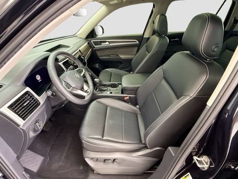 Used 2023 Volkswagen Atlas SE w/ Panoramic Sunroof Package FWD image 17
