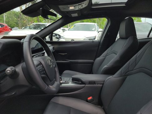 Used 2025 Lexus UX 300h FWD image 22