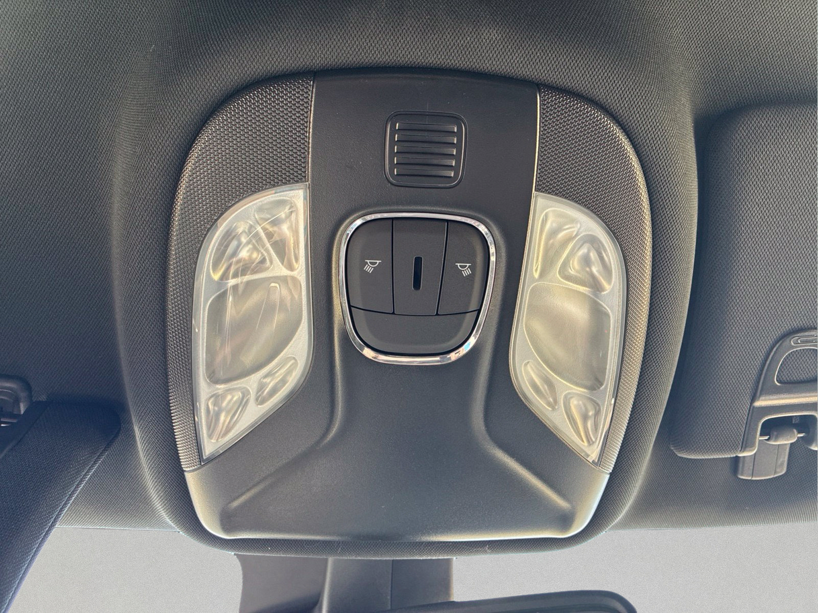 Certified 2025 Jeep Compass Latitude AWD/4WD image 30