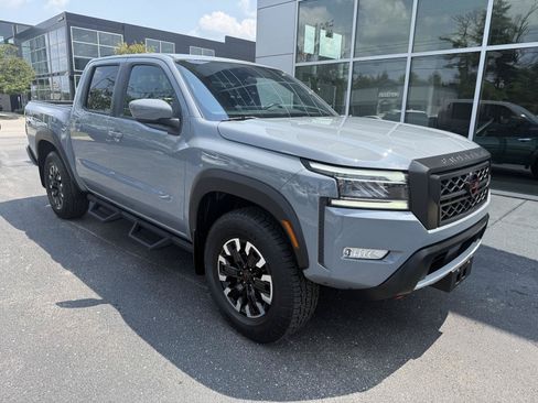 Used 2024 Nissan Frontier PRO-4X w/ Technology Package AWD/4WD image 12