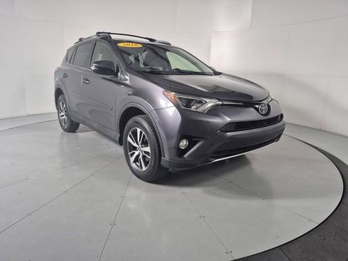 Used 2018 Toyota RAV4 XLE image 6