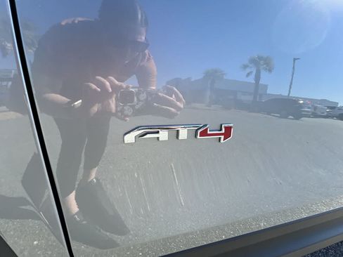 Used 2024 GMC Terrain AT4 AWD/4WD image 29