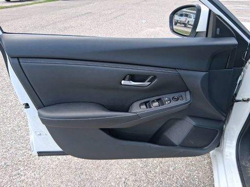 Used 2025 Nissan Sentra SV FWD image 11