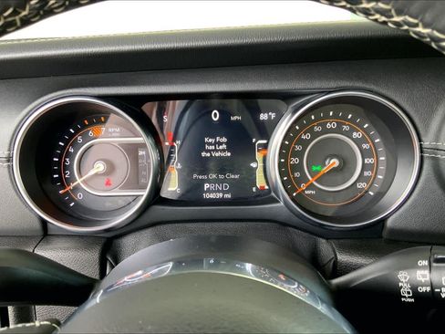 Used 2019 Jeep Wrangler Unlimited Sahara AWD/4WD image 26