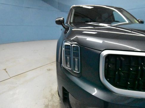 Used 2023 Kia Telluride EX w/ EX Captain's Chair Package image 44