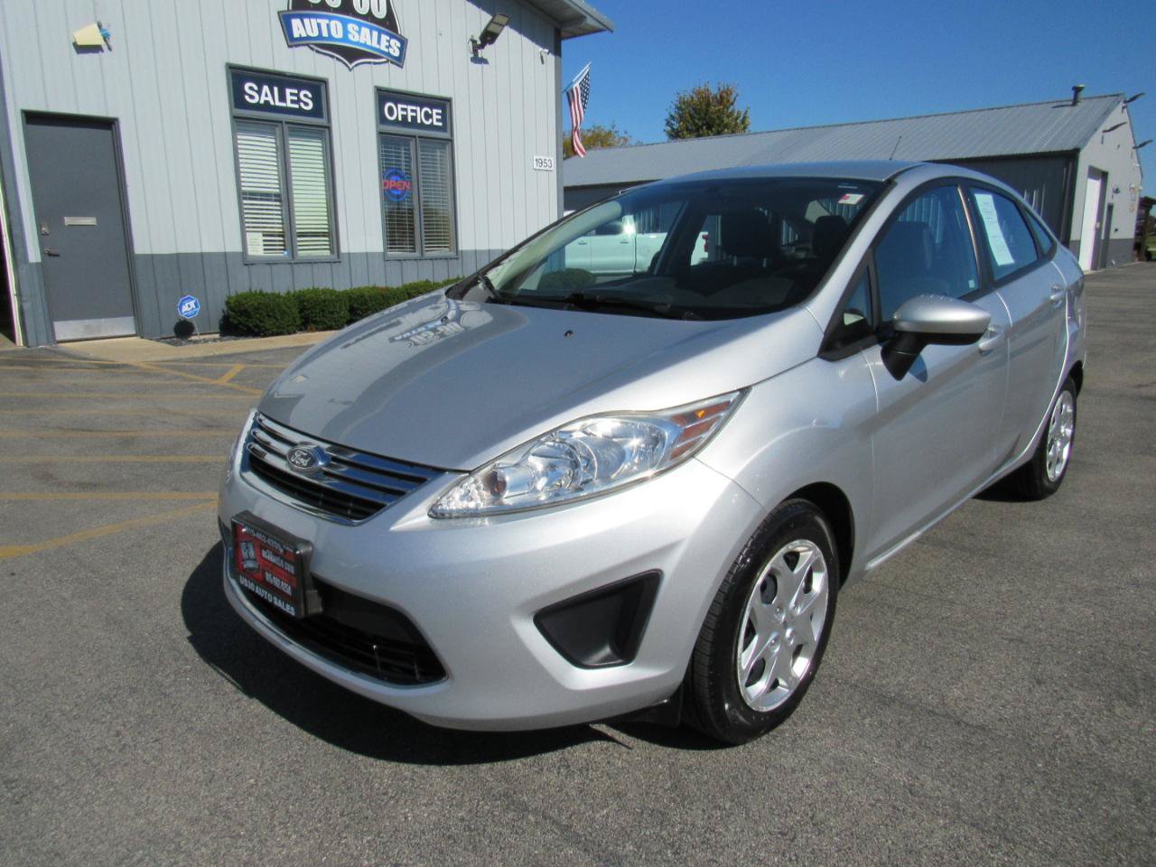 Used 2012 Ford Fiesta SE FWD image 1