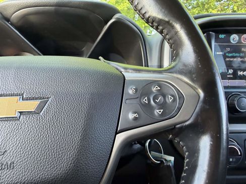 Used 2018 Chevrolet Colorado Z71 AWD/4WD image 27