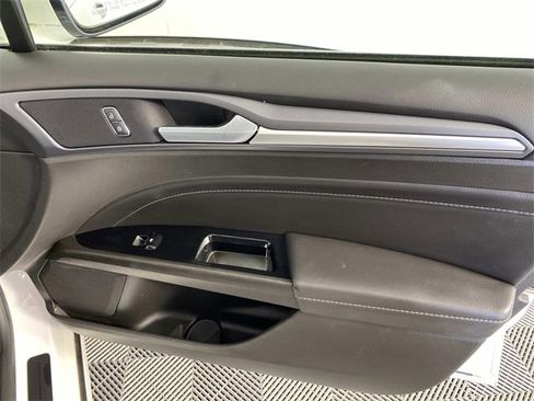 Used 2014 Ford Fusion Titanium image 24