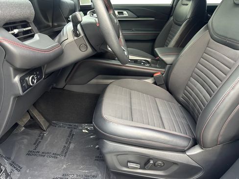 Used 2025 Ford Explorer ST-Line w/ Premium Package RWD image 22