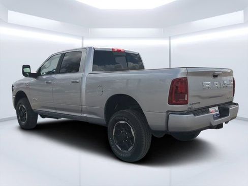 Used 2026 RAM 2500 Laramie AWD/4WD image 5