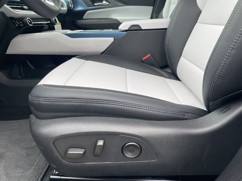 New 2026 Chevrolet Equinox EV LT FWD image 15