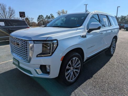 Used 2021 GMC Yukon Denali w/ Denali Premium Package image 4