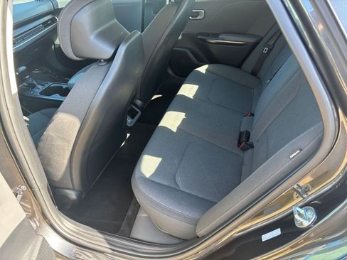 Used 2025 Kia K4 LXS image 28