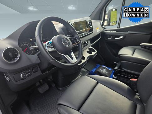 Used 2022 Mercedes-Benz Sprinter 3500 image 4