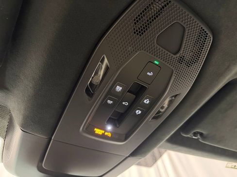 Certified 2025 Porsche Macan Turbo Electric AWD/4WD image 27