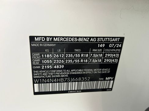 Used 2025 Mercedes-Benz GLA 250 4MATIC image 25