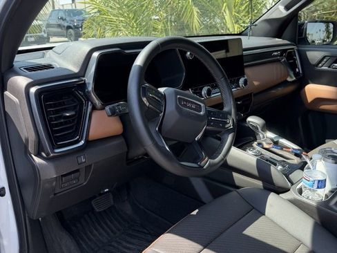 Certified 2026 GMC Canyon AT4 w/ Technology Plus Package AWD/4WD image 18