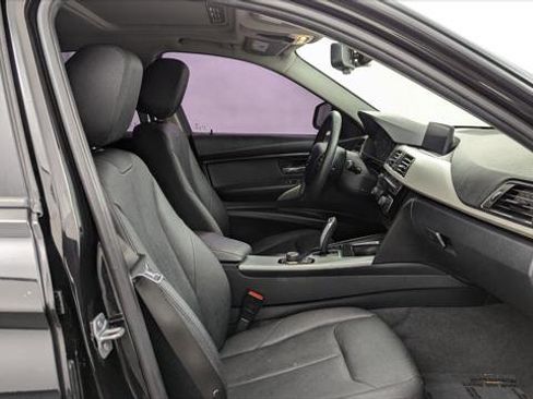 Used 2018 BMW 320i Sedan image 21