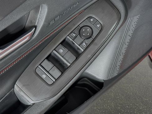 New 2026 Nissan Sentra SR FWD image 18