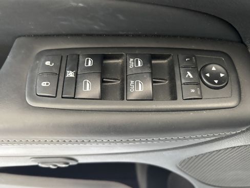 Used 2020 Jeep Grand Cherokee Overland image 7