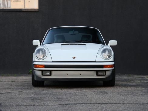 Used 1989 Porsche 911 Carrera RWD image 2