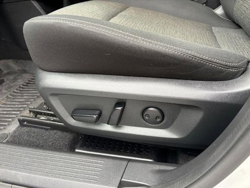 Certified 2022 Nissan Rogue SV image 17