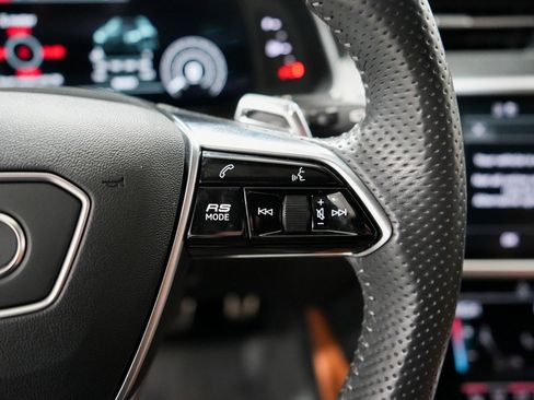 Used 2021 Audi RS 6 w/ Executive Package image 15