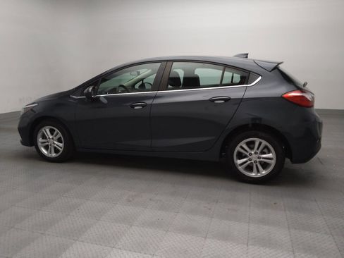 Used 2018 Chevrolet Cruze LT image 3