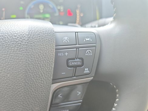 Certified 2025 Toyota Camry SE FWD image 17