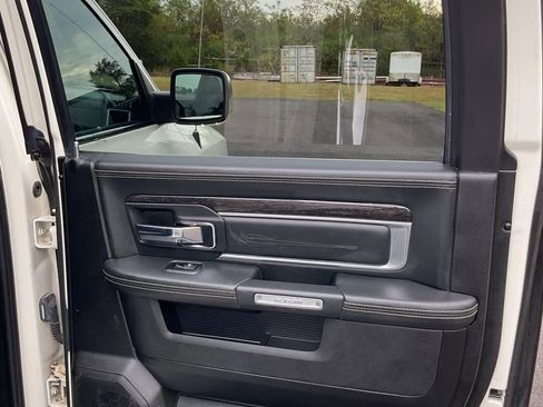 Used 2017 RAM 1500 Limited image 47