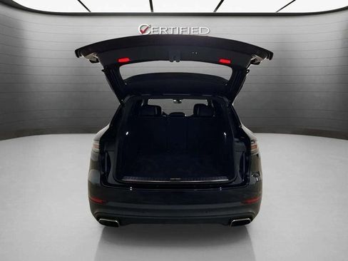 Used 2019 Porsche Cayenne w/ Premium Package image 7