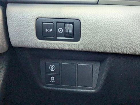 Used 2018 Honda Accord LX image 11