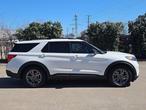 Certified 2022 Ford Explorer XLT w/ Equipment Group 202A image 4