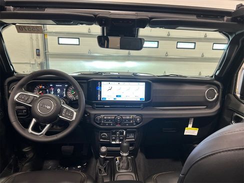 New 2025 Jeep Wrangler Sahara w/ Technology Group image 27