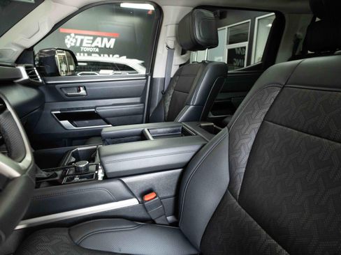 Used 2024 Toyota Tundra Limited AWD/4WD image 10