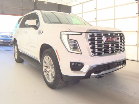Used 2025 GMC Yukon Denali image 2