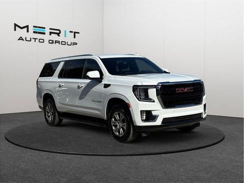 Used 2022 GMC Yukon XL SLE image 1