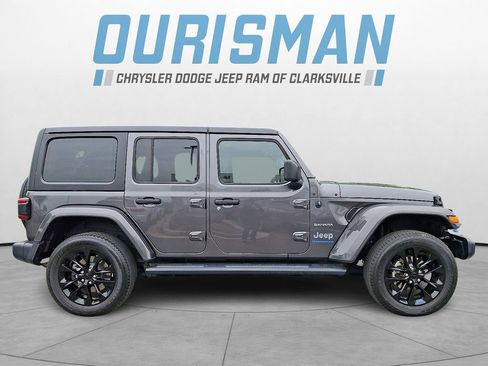 Used 2023 Jeep Wrangler Unlimited Sahara w/ Cold Weather Group AWD/4WD image 7