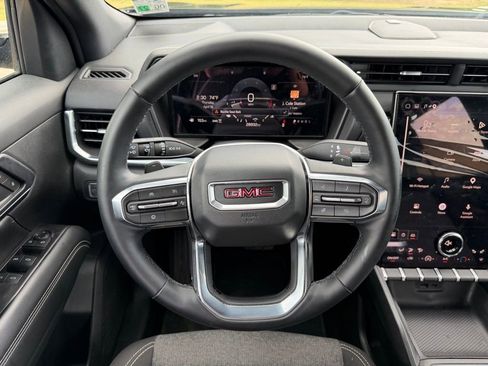 Used 2025 GMC Terrain Elevation image 17