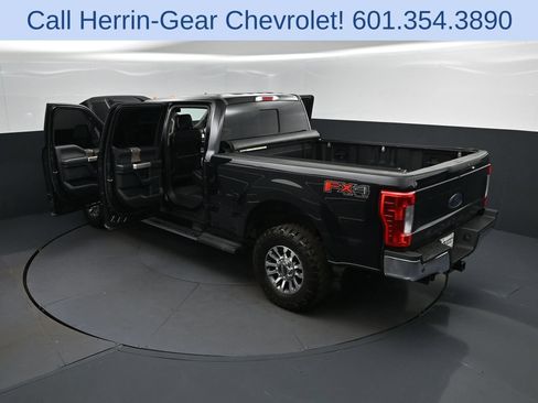 Used 2019 Ford F250 Lariat w/ Lariat Ultimate Package AWD/4WD image 2
