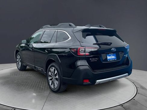 Used 2024 Subaru Outback Limited XT AWD/4WD image 3