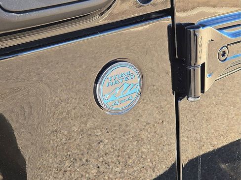 Used 2023 Jeep Wrangler Unlimited Rubicon 4xe image 13