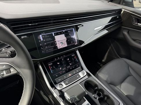 Used 2025 Audi Q8 Premium w/ Convenience Package AWD/4WD image 20